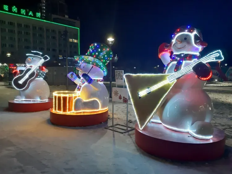 Баба Яга и Гулливер со светодиодной подсветкой появятся на новогодней площади Благовещенска