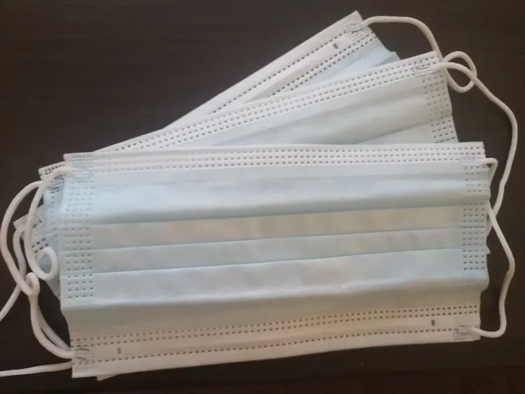 Переболевшие коронавирусом могут заразиться штаммом "омикрон"