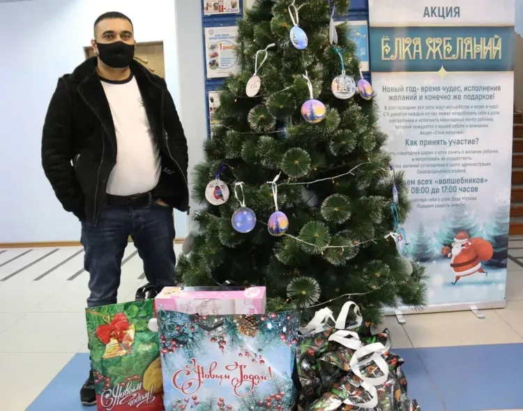 Первые подарки для детей положили под "Елку желаний" в Сковородинском районе