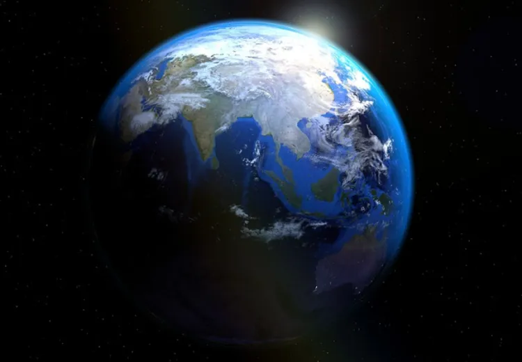 Защищать Землю от космических угроз считает необходимым глава Роскосмоса