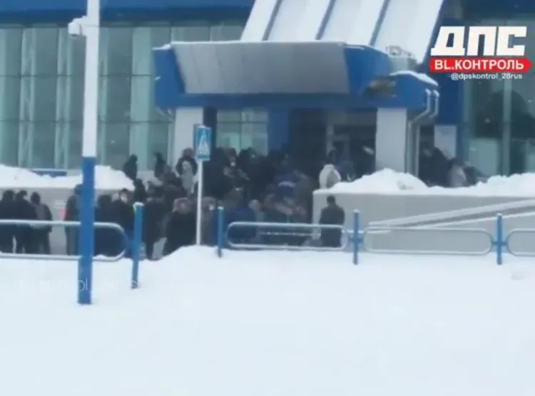 Информацию о минировании аэропорта Благовещенск проверяют правоохранители