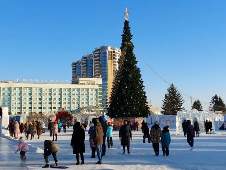 Новогодний городок на площади Благовещенска простоит до конца февраля