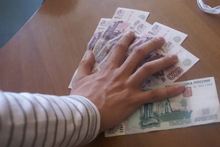 Суд рассмотрит дело о взятке полицейскому жителем Сковородинского района