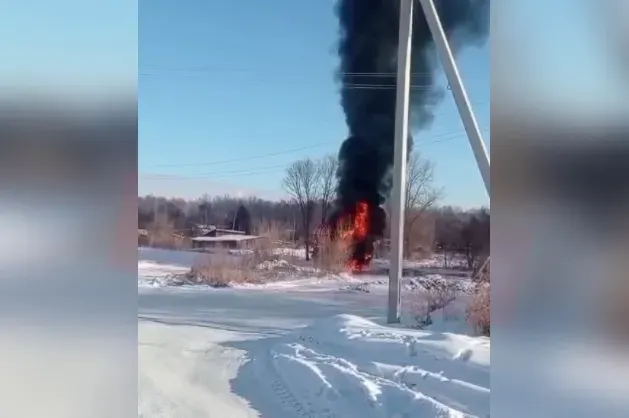 Автоцистерна загорелась на окраине Свободного 