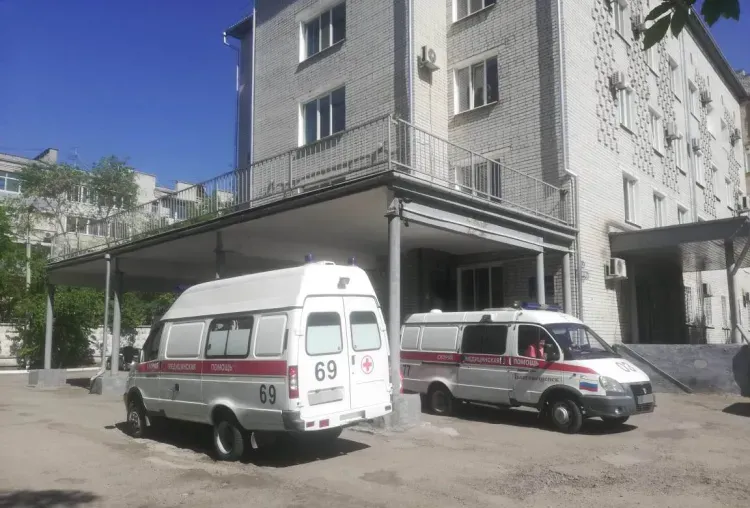 Открытие больничных листов главной проблемой региона назвал Василий Орлов