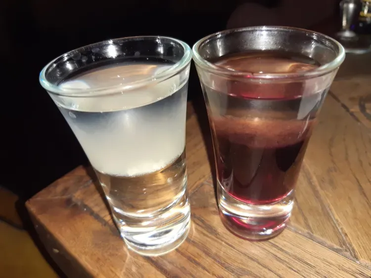 Крепкий алкоголь хотят запретить продавать в пластике в России