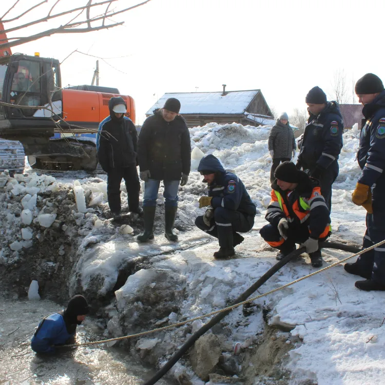 Вода от зимнего паводка начала уходить в селе Свободненского района