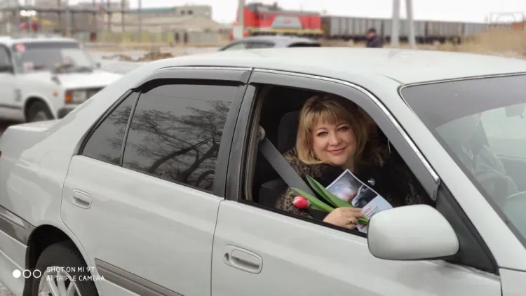 С наступающим праздником поздравили женщин-водителей сотрудники ЗабЖД