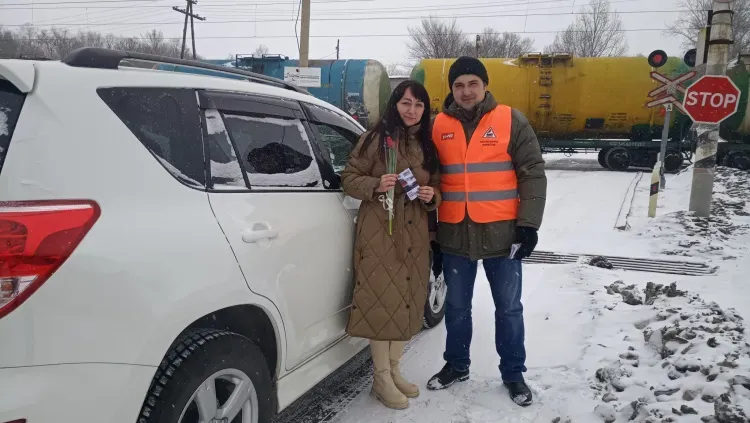 С наступающим праздником поздравили женщин-водителей сотрудники ЗабЖД