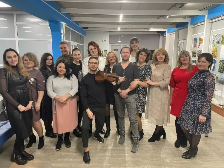 Мам, воспитывающих детей с ОВЗ, поздравили в Благовещенске