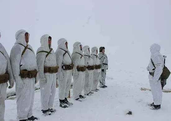 Лед подорвали саперы вблизи Белогорска