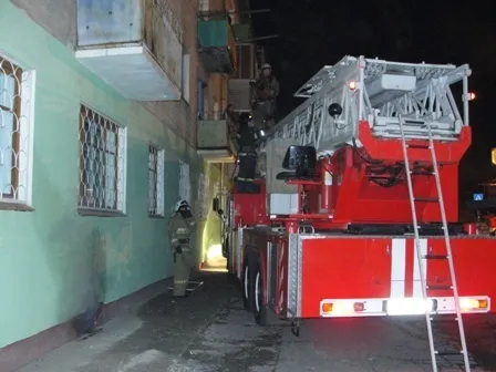 Двое амурчан пострадали в ночном пожаре в Благовещенске
