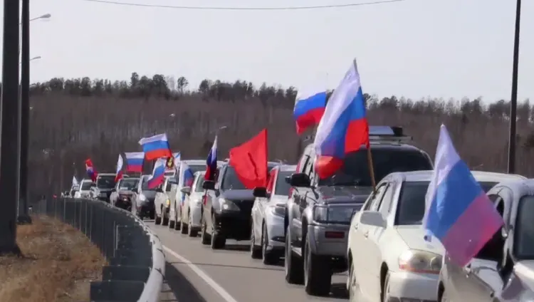 Символ Z из машин составили участники зрелищного автопробега в Сковородине