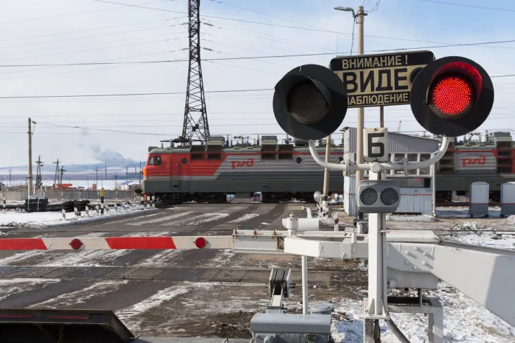 Водители автомобилей на 25% чаще нарушали ПДД на переездах ЗабЖД с начала года