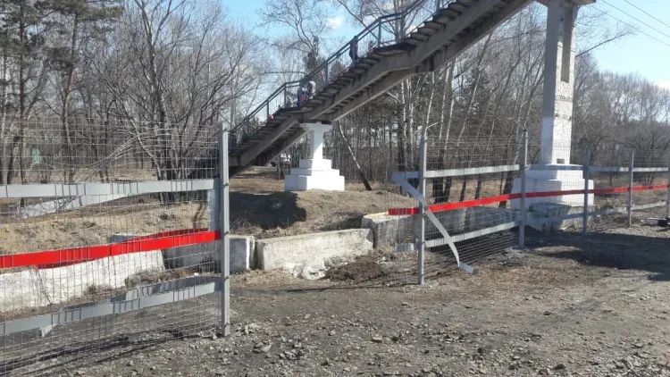 Сотрудники ЗабЖД напомнили свободненцам о правилах безопасного перехода через ж/д пути