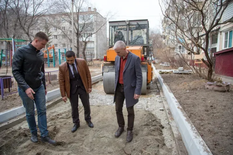 Проезд в дополнение ко двору отремонтируют жителям Благовещенска