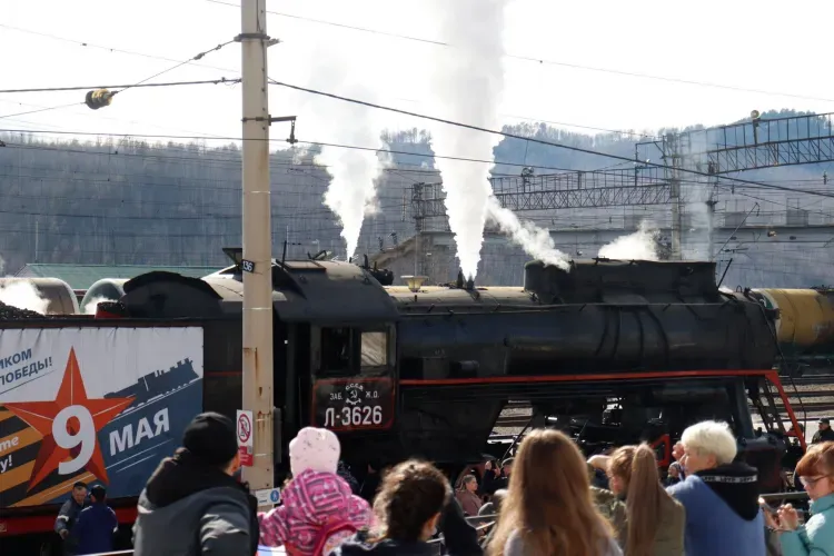 Ретро-поезд "Победа" встретили на двух больших станциях Сковородинского района