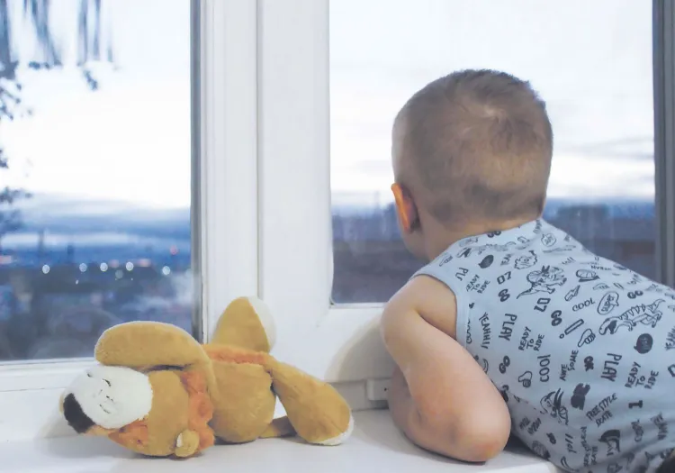 В Амурской области няню обвиняют в истязании годовалого мальчика