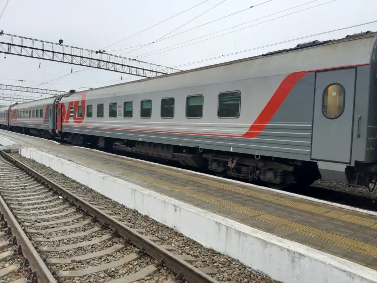 Бесперебойное движение поездов к Черному морю в период отпусков призвал обеспечить Путин