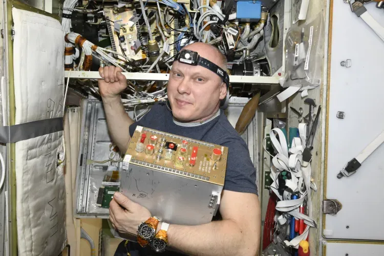 Командир экипажа МКС Олег Артемьев выйдет на связь с амурскими школьниками