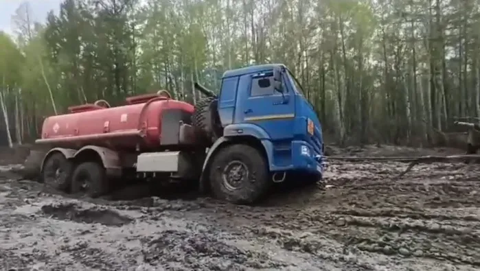 Проезд на размытой дороге в Магдагачинском районе восстановили за два часа