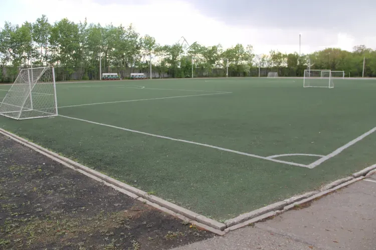 Большой футбол на Дальнем Востоке хотят возродить с новым полем в Белогорске