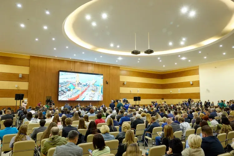 БАМ и Транссиб нужно расширить для доставки грузов на запад России