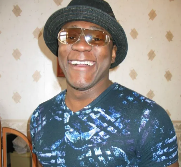 Пьер Нарцисс посвятил "нескромную" песню представителю МИД Захаровой