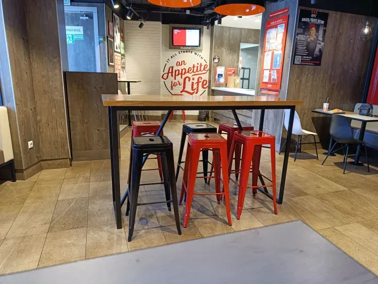 Кока-колу заменят на напитки "Черноголовки" в KFC и Burger King 