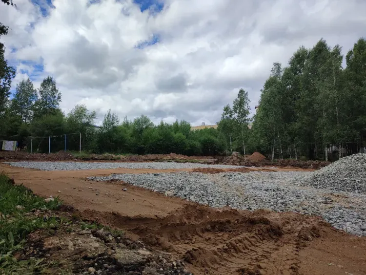 Дворы по федеральному проекту начали благоустраивать в Тынде