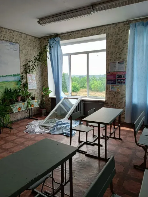 Школа и дома пострадали при обстрелах подшефного Приамурью района ДНР