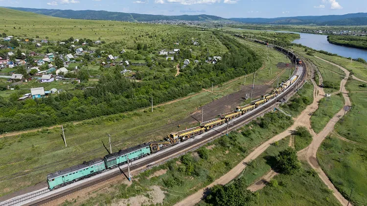 Журналисты ознакомились с ходом путеремонтных работ на ЗабЖД 