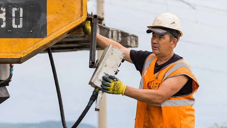 Журналисты ознакомились с ходом путеремонтных работ на ЗабЖД 