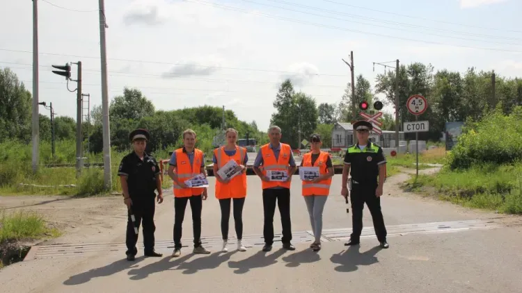 Рейд по безопасности на ж/д переездах в Свободном провели сотрудники ЗабЖД и ГИБДД Амурской области