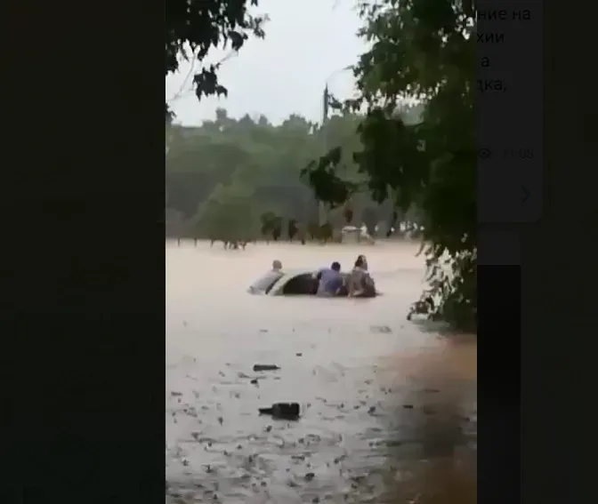 Город в Приморье уходит под воду