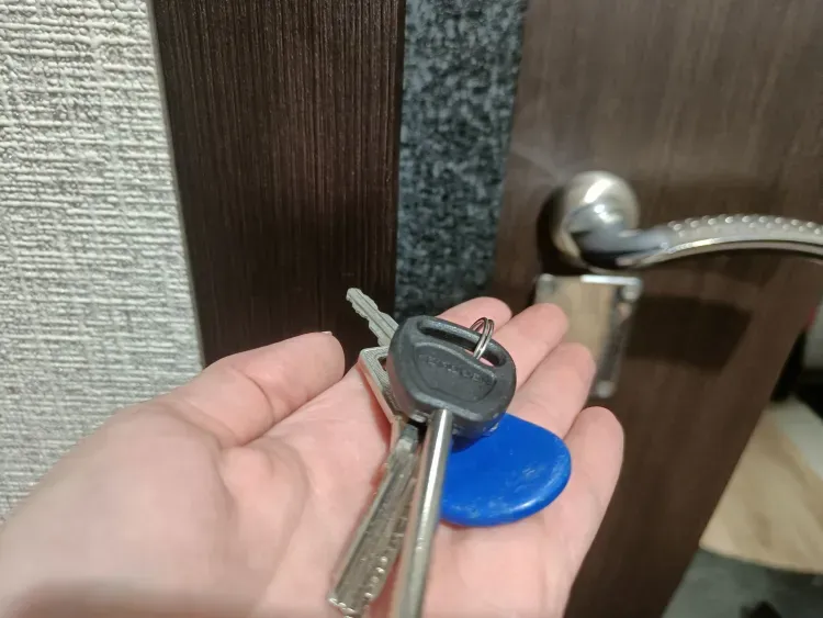Новую квартиру получила жительница Сахалина, бросившая ботинок в мэра