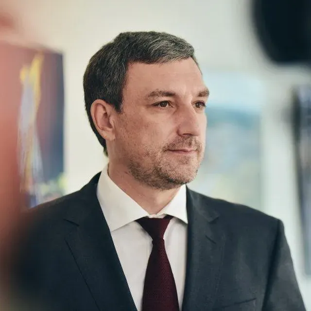 На вопросы пострадавших от паводка в прямом эфире ответит Василий Орлов