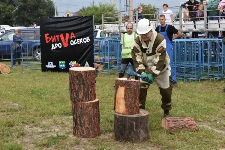 Мебель и топор ручной работы выиграли белогорцы в "деревянных" конкурсах