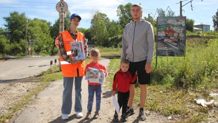 Амурским автомобилистам напомнили о правилах безопасного пересечения железнодорожных переездов