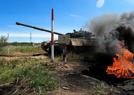 Курсанты ДВОКУ прошли "обкатку танками" на амурском полигоне