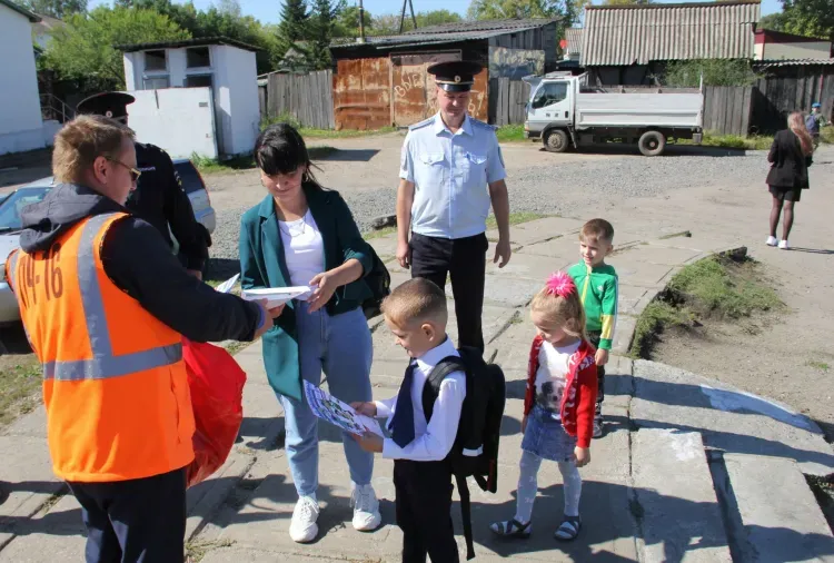 Предупреждающие граффити появились на пешеходных дорожках у станции Серышево ЗабЖД