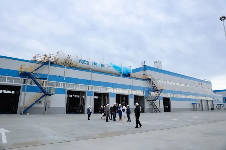 Гелиевый хаб во Владивостоке посетил губернатор Амурской области