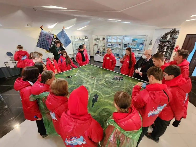 Космодром Восточный показали российским школьникам 