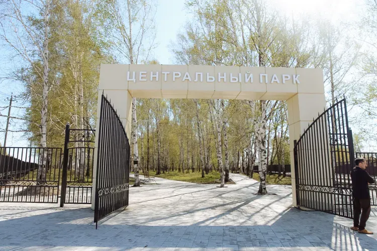 Зону для молодежи обустраивают в парке поселка Прогресс