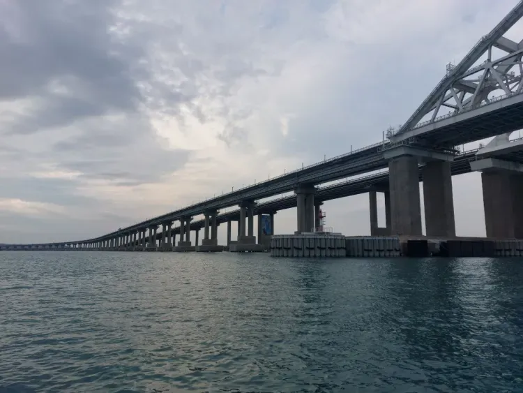 Взрыв произошел на Крымском мосту