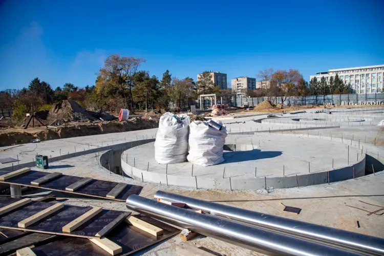 Самый большой фонтан на Дальнем Востоке возводят в Благовещенске
