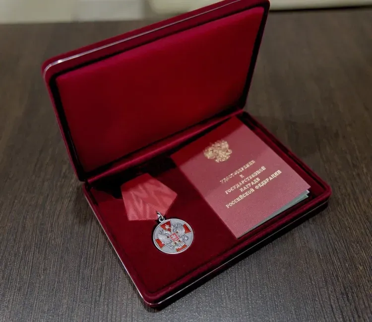 Государственные награды получили амурские спасатели и многодетная семья