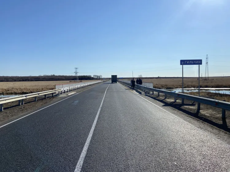 Мост в Тамбовском округе укрепили габионами и заасфальтировали