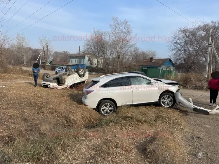 Девушка-водитель пострадала в ДТП с перевернутым авто в Благовещенске