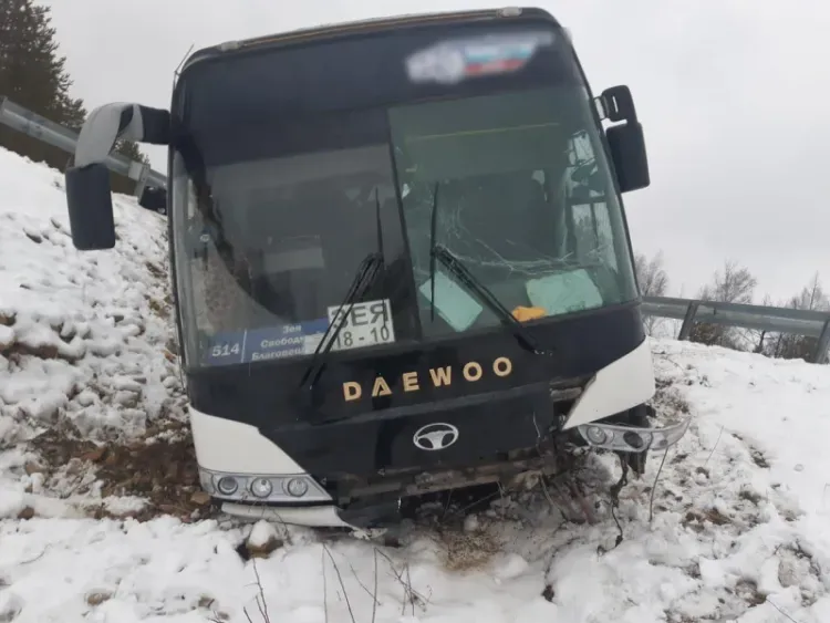 Междугородний автобус с пассажирами попал в ДТП в Магдагачинском районе
